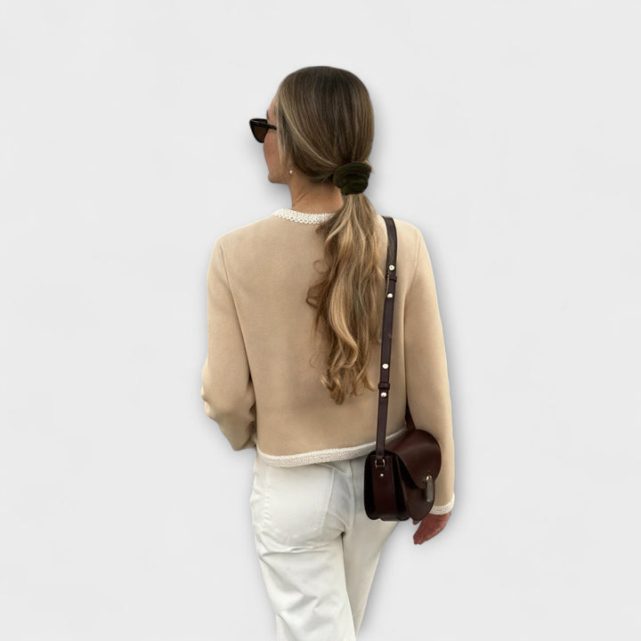 Elegant Cardigan with Stylish Pocket Details