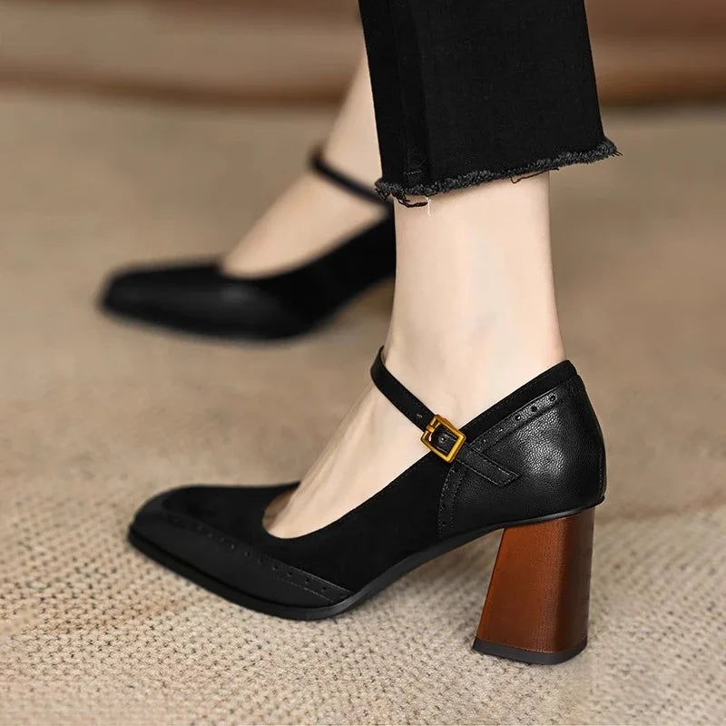 Naomi Timeless Classic Pumps