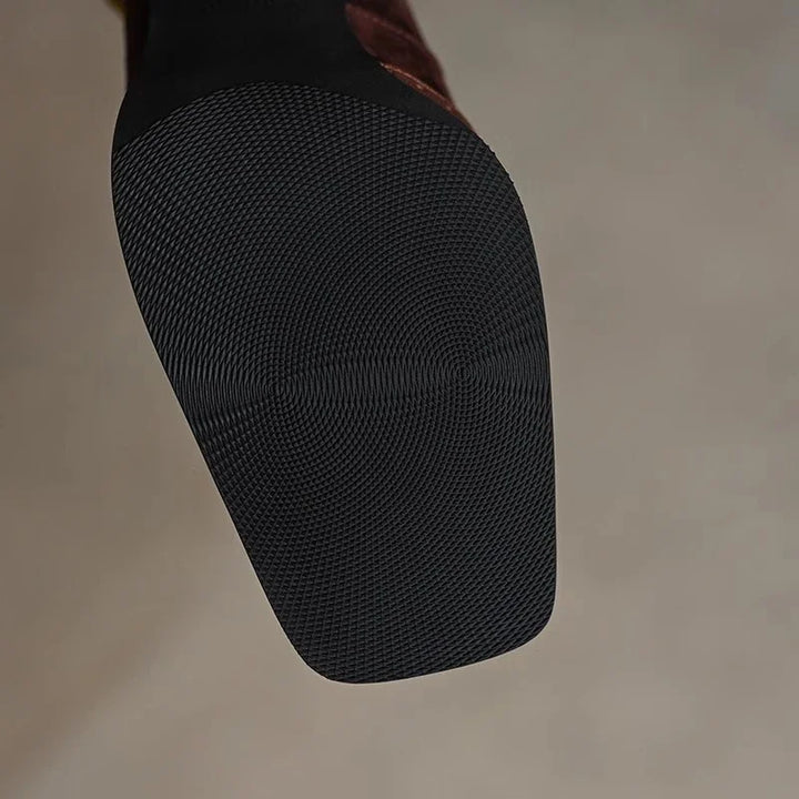 Naomi Timeless Classic Pumps