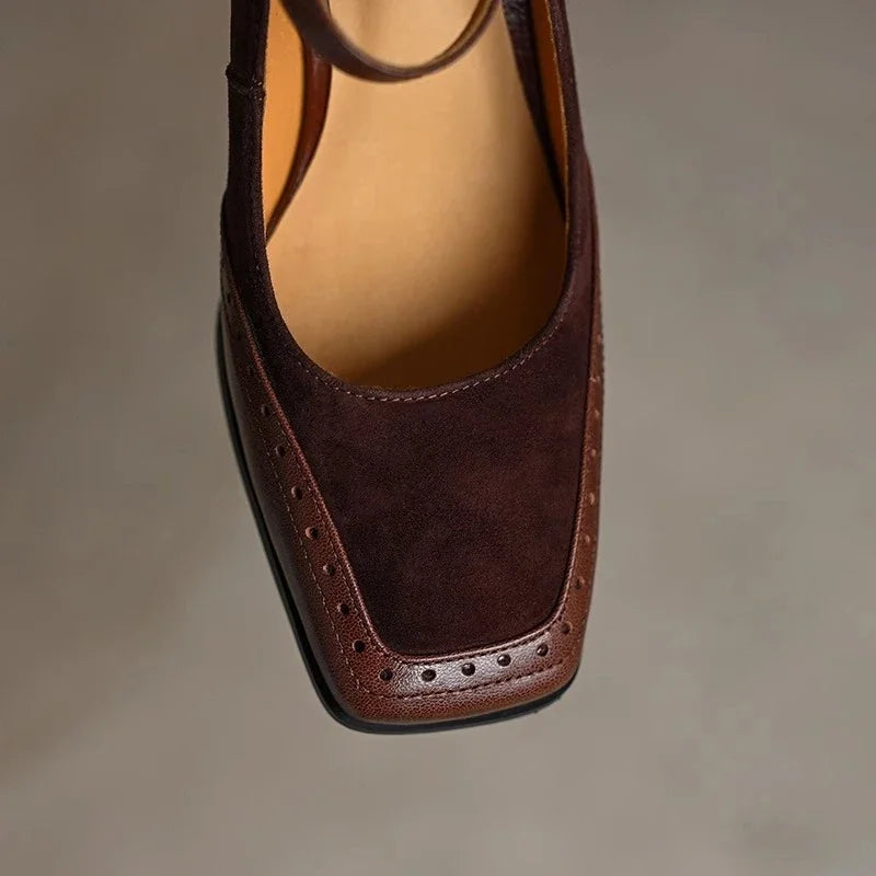 Naomi Timeless Classic Pumps